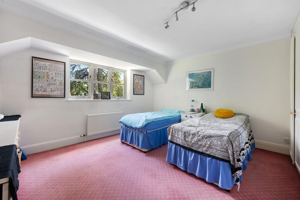 6 bedroom detached house for sale in Bollinway, Hale, Altrincham, WA15